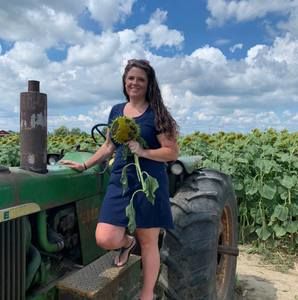 Meet your Posher, Holly